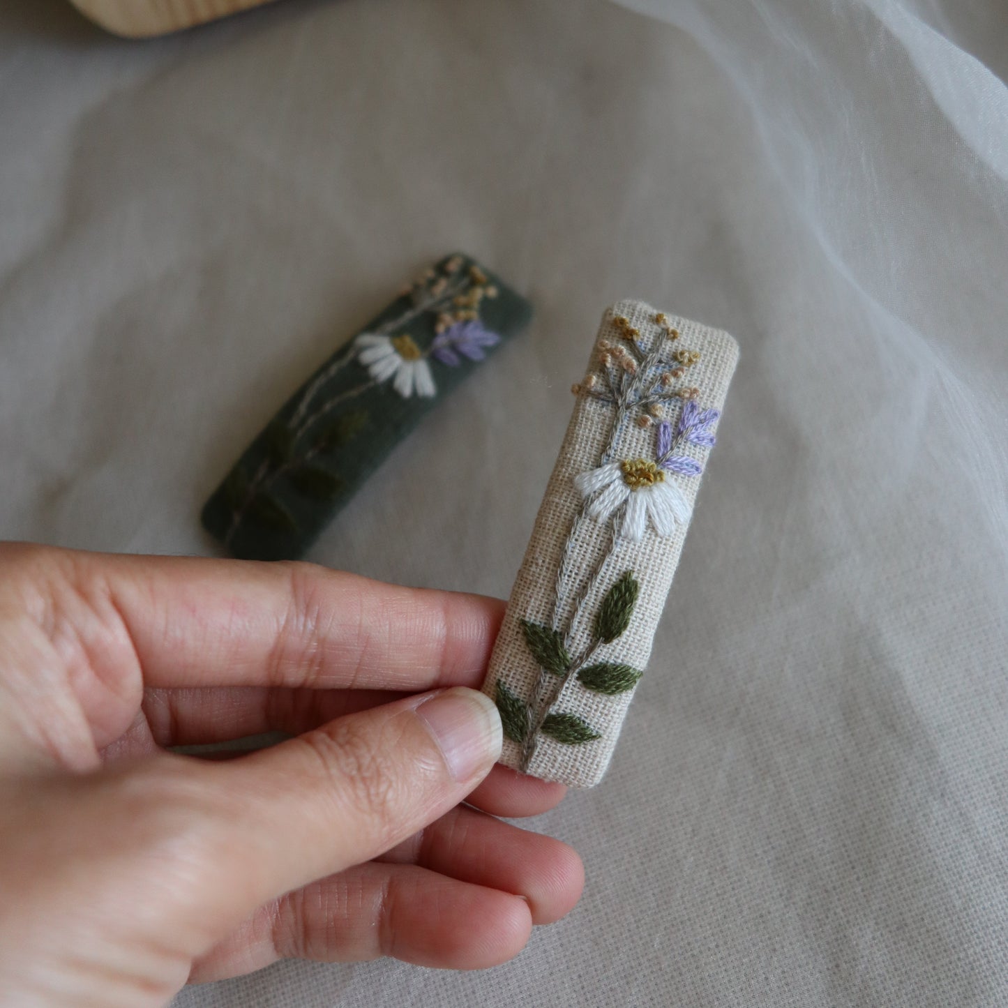 小花園手刺繡髮夾/BB髮夾