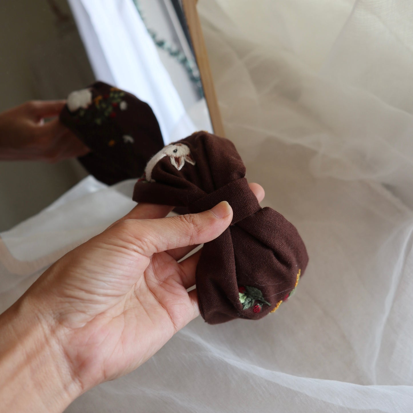 小兔子手刺繡髮箍/兩邊刺繡不同