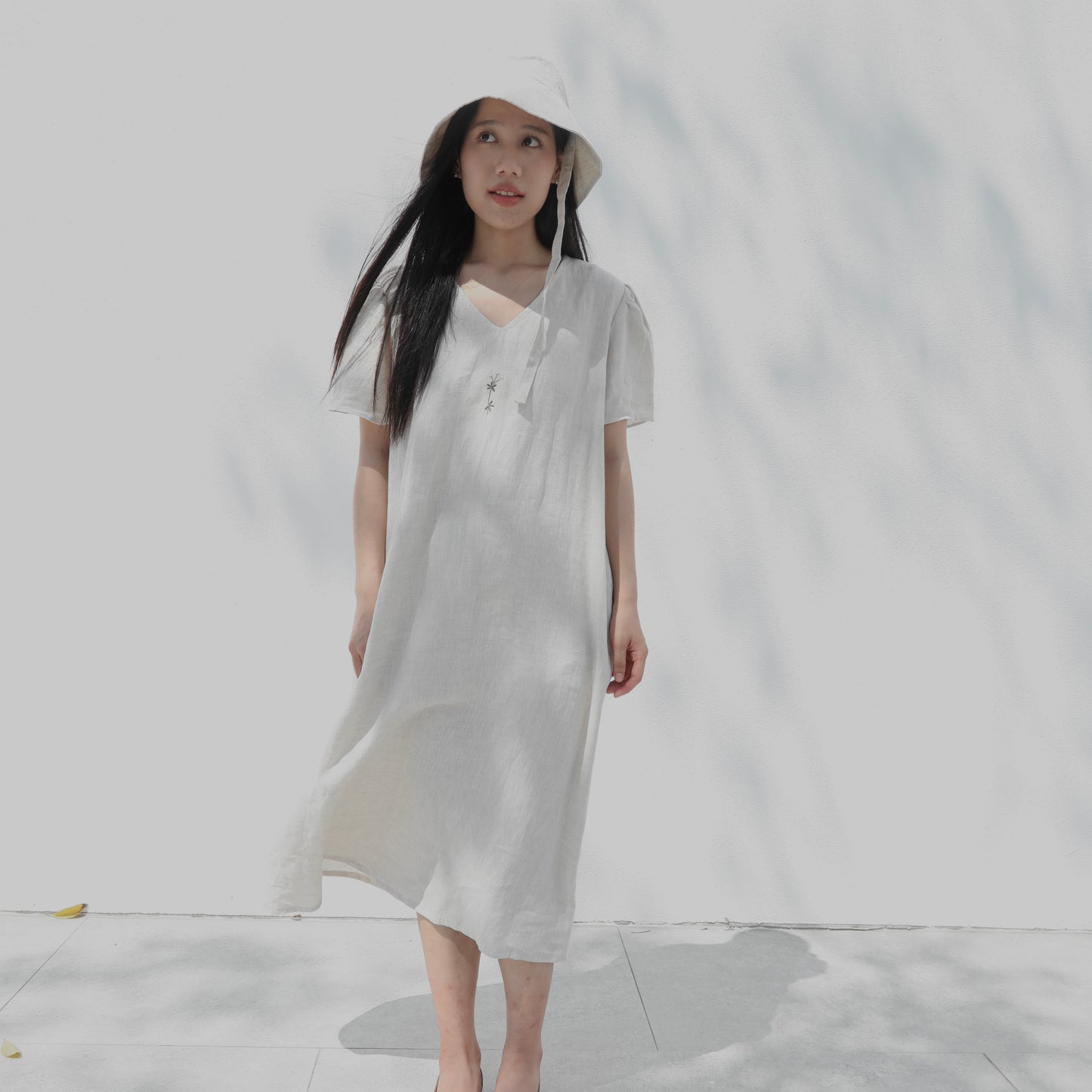 V領綁帶短袖亞麻洋裝| 亞麻原色