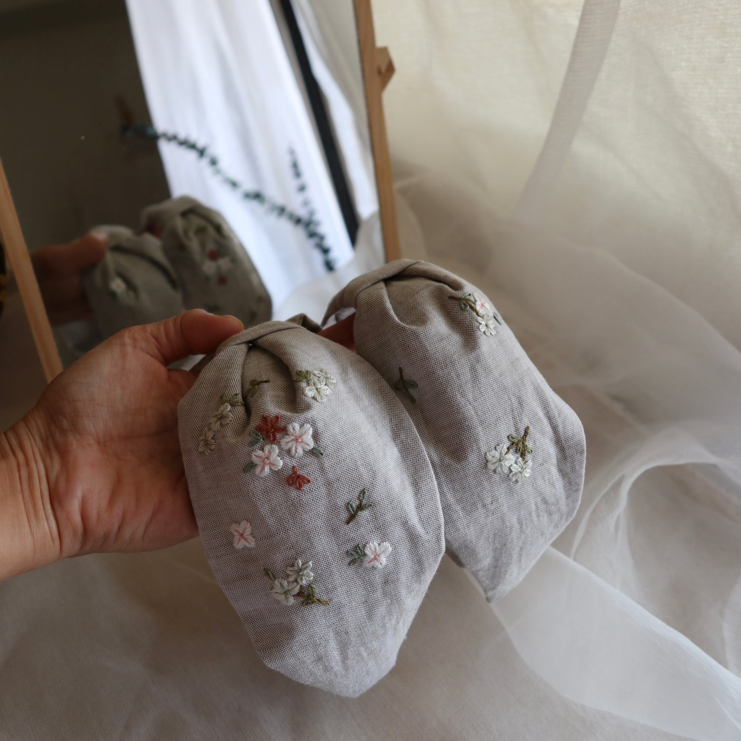 小花飛手刺繡髮箍|兩邊刺繡不同
