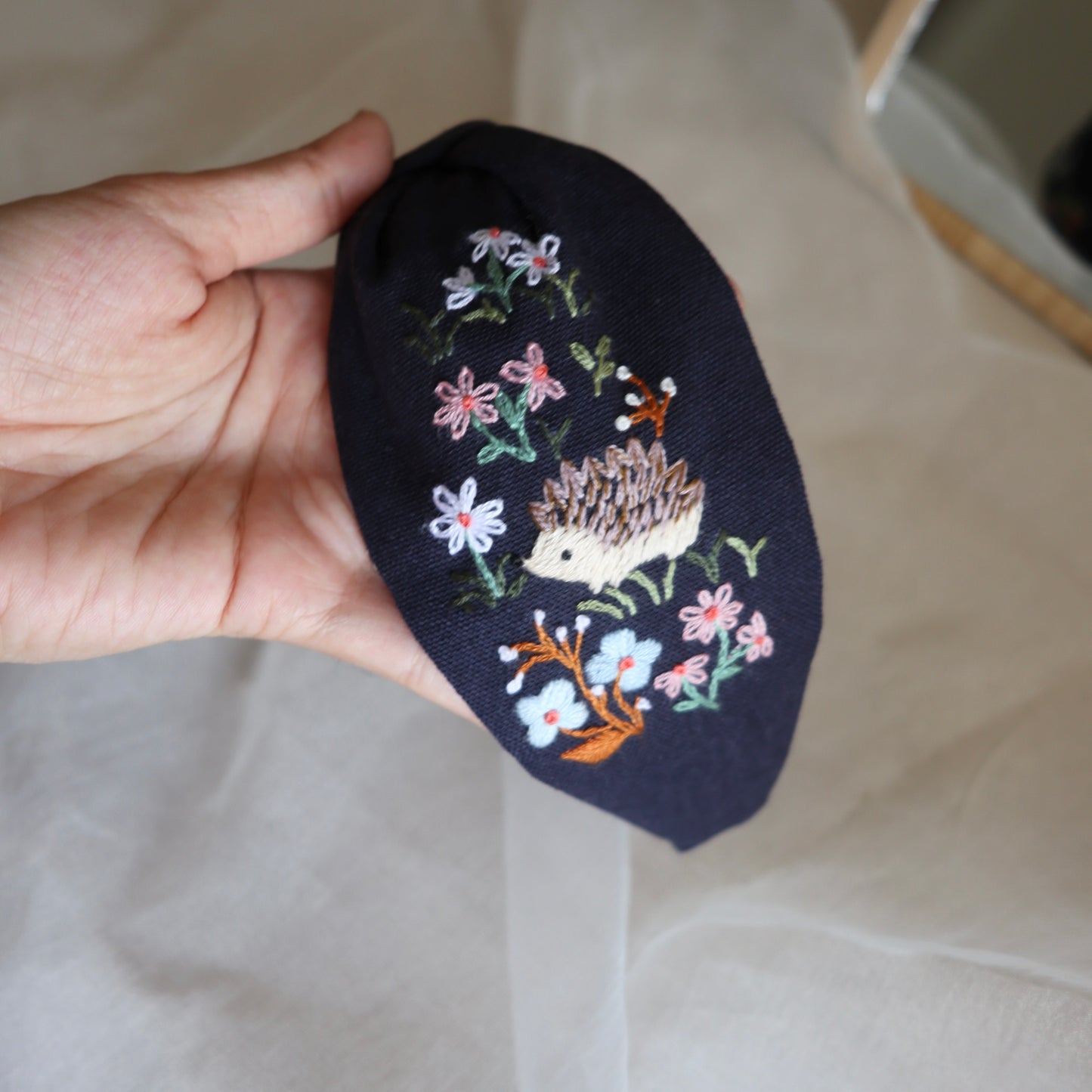 小刺蝟手刺繡髮箍/兩邊刺繡一樣