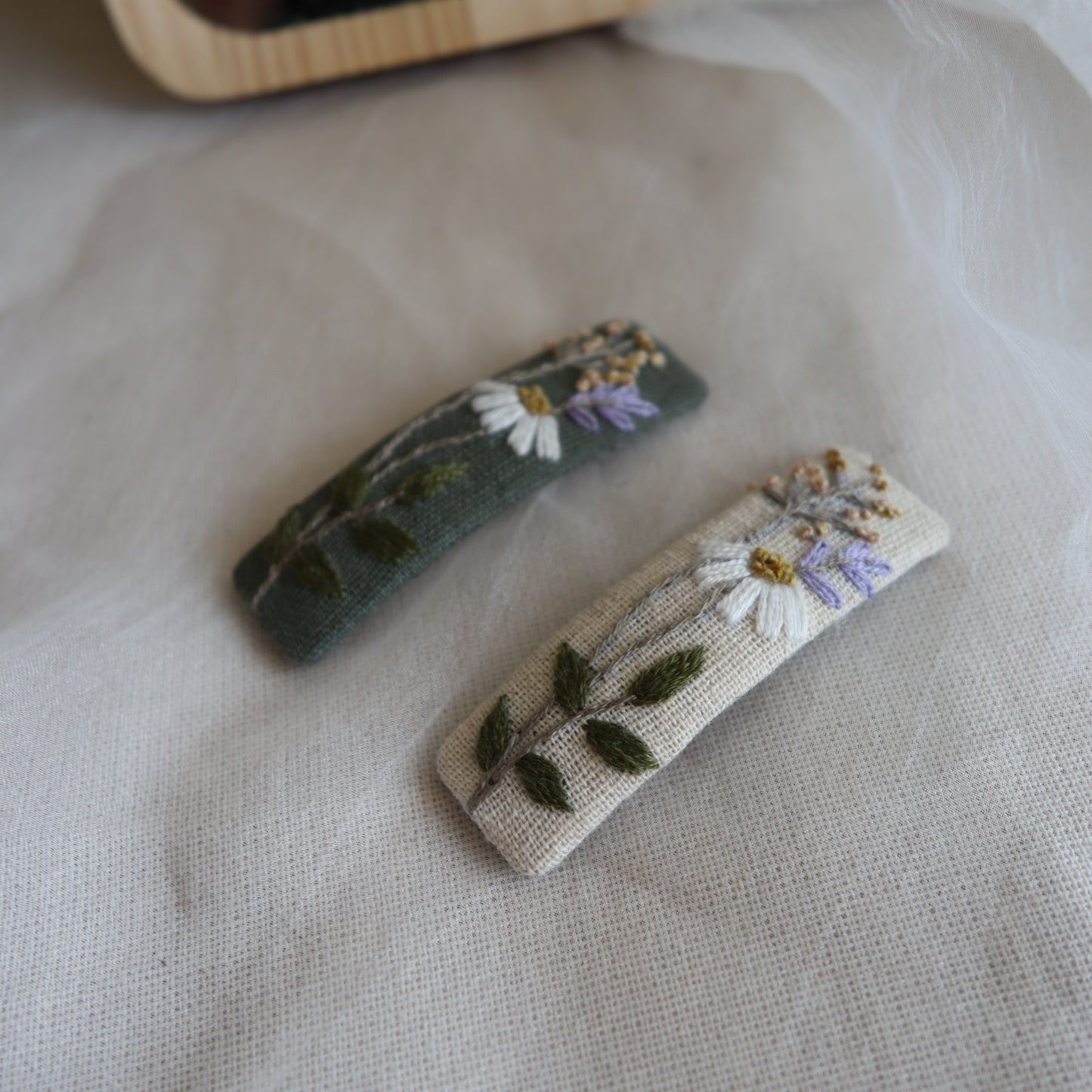 小花園手刺繡髮夾/BB髮夾