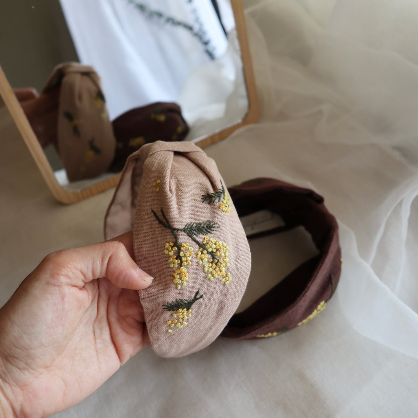 Mimosa金合歡手刺繡髮箍|兩邊刺繡不同