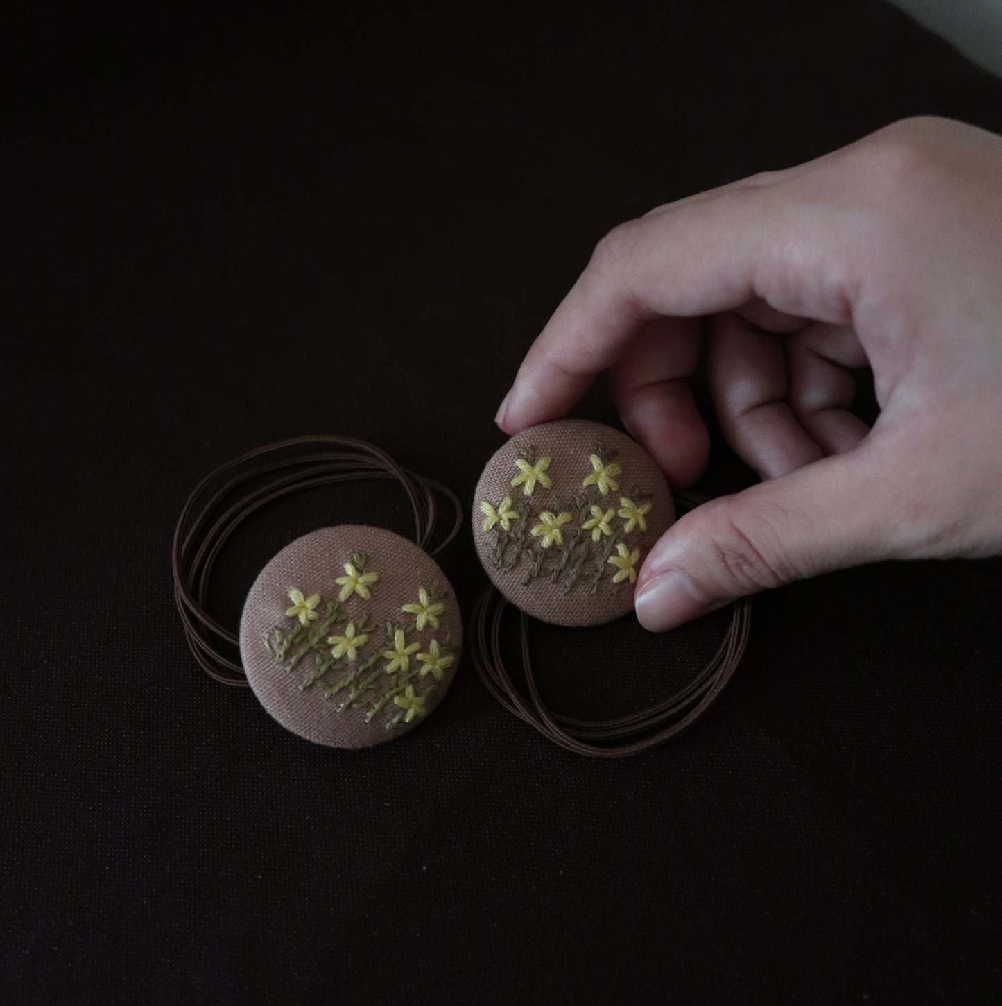 野花手刺繡髮圈/髮束