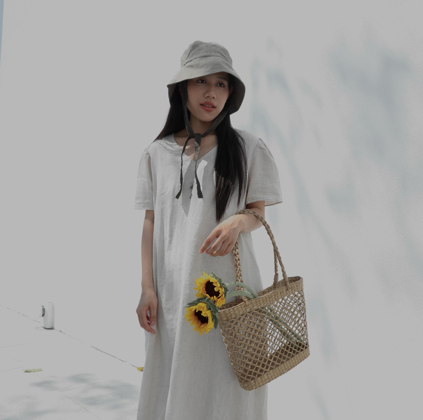 V領綁帶短袖亞麻洋裝| 亞麻原色