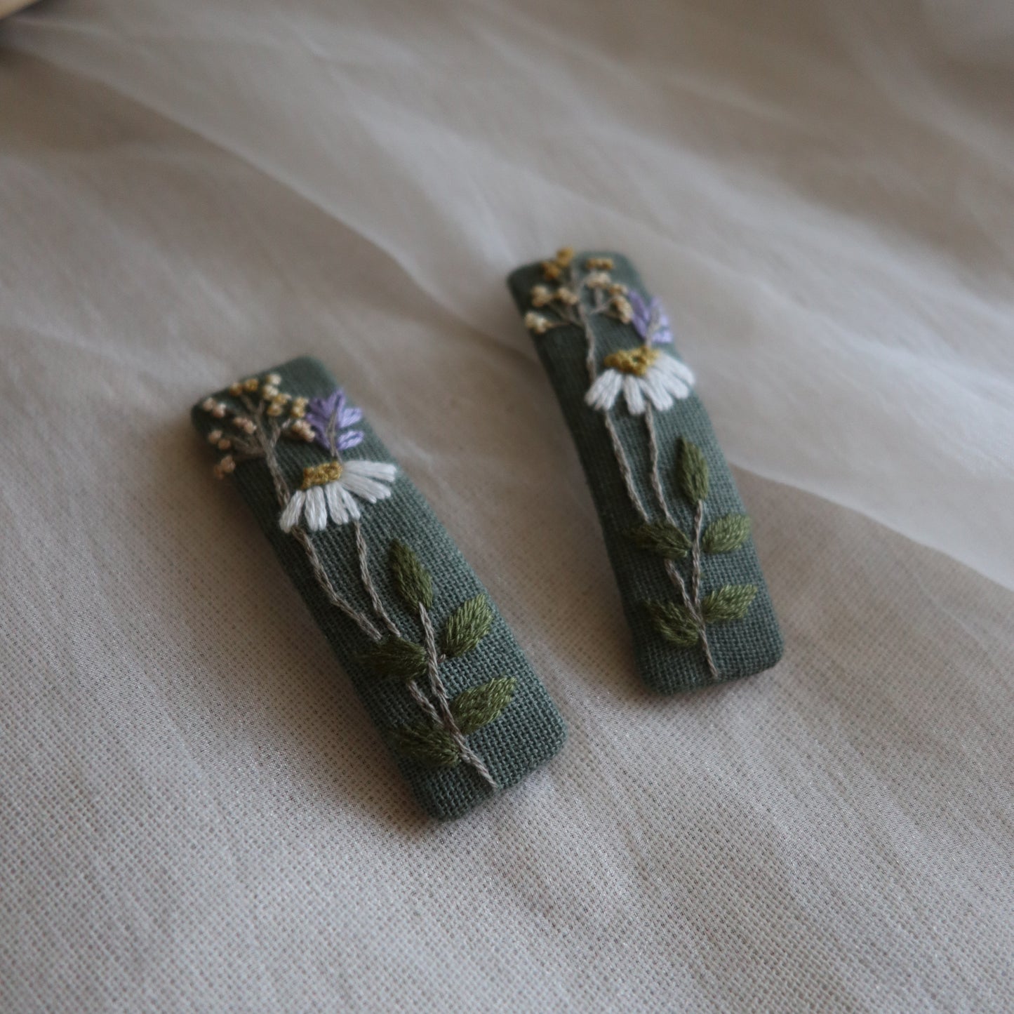 小花園手刺繡髮夾/BB髮夾