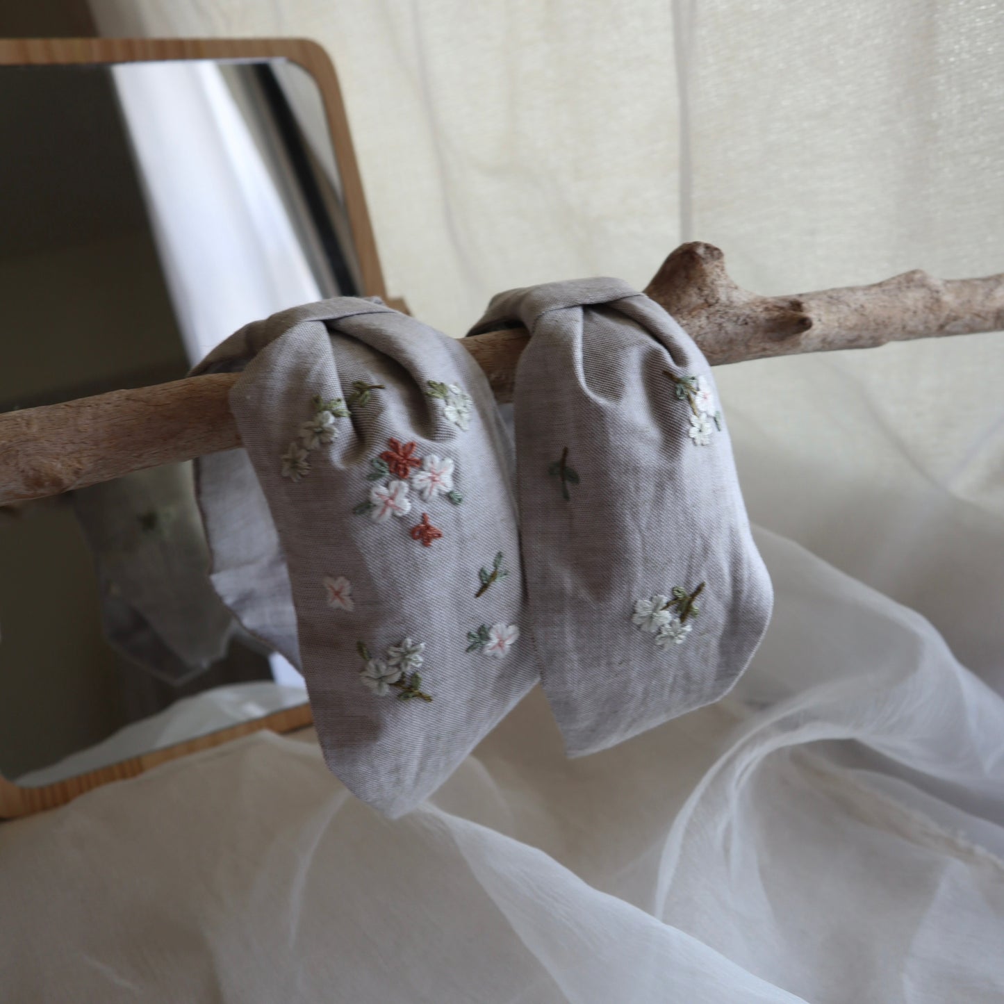 小花飛手刺繡髮箍|兩邊刺繡不同