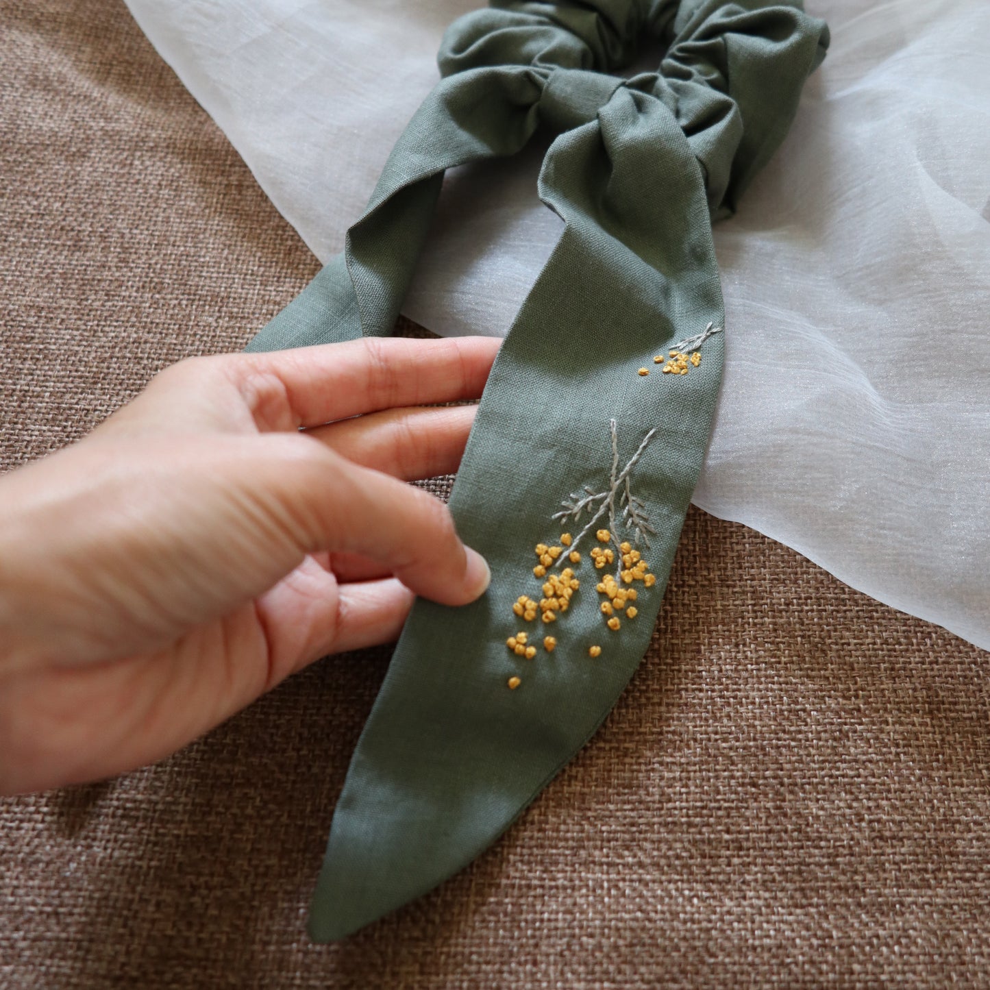 Mimosa 金合歡手刺繡長尾髮圈/鬆緊髮圈