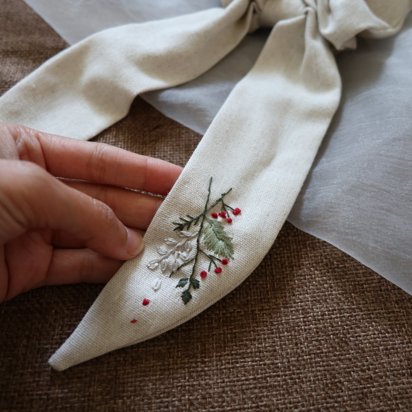 小花束手刺繡長尾髮圈/鬆緊髮圈