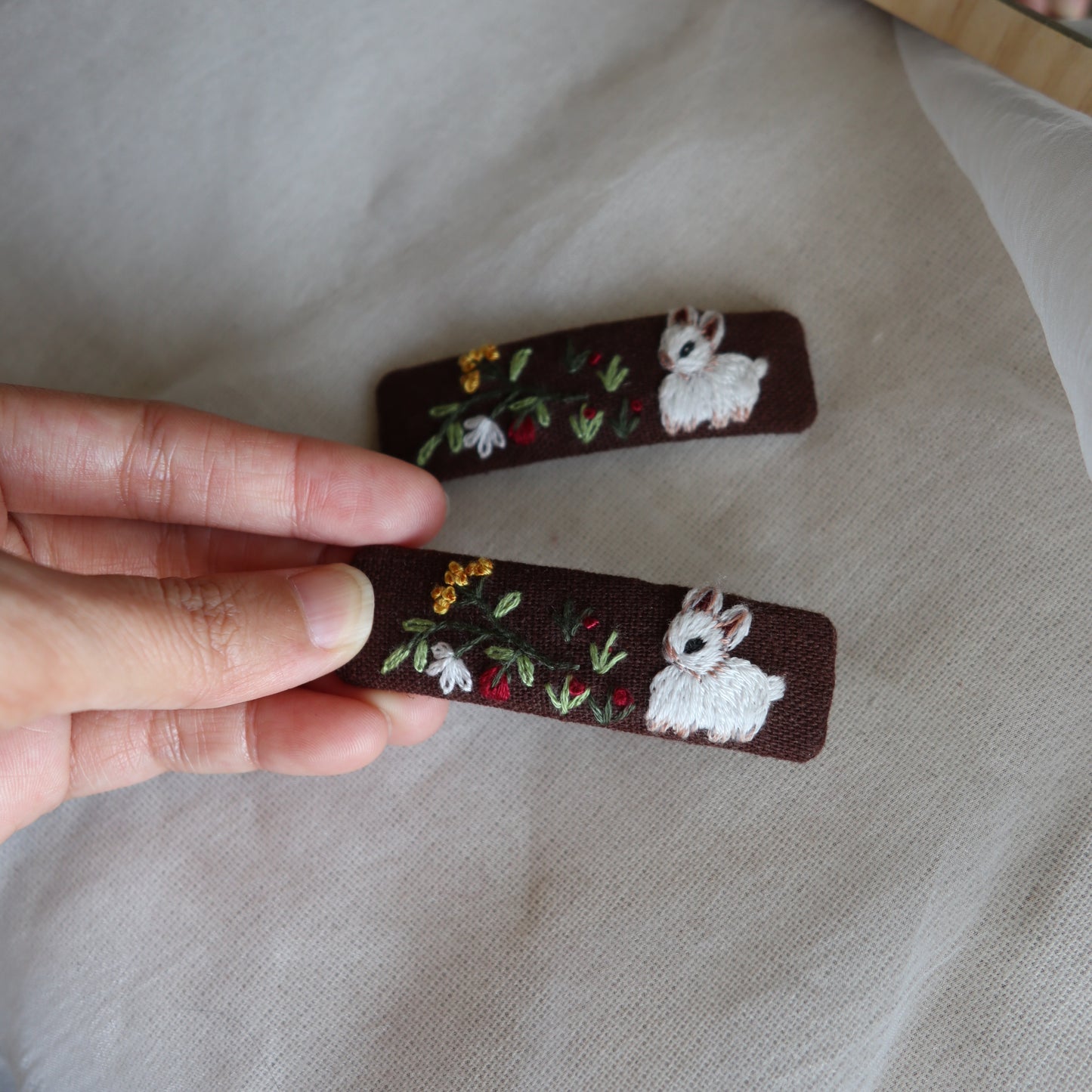 兔子手刺繡髮夾/BB髮夾