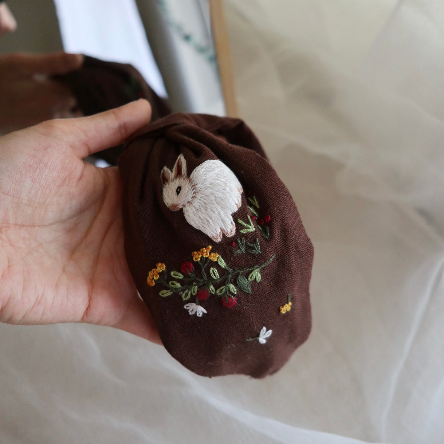 小兔子手刺繡髮箍/兩邊刺繡不同