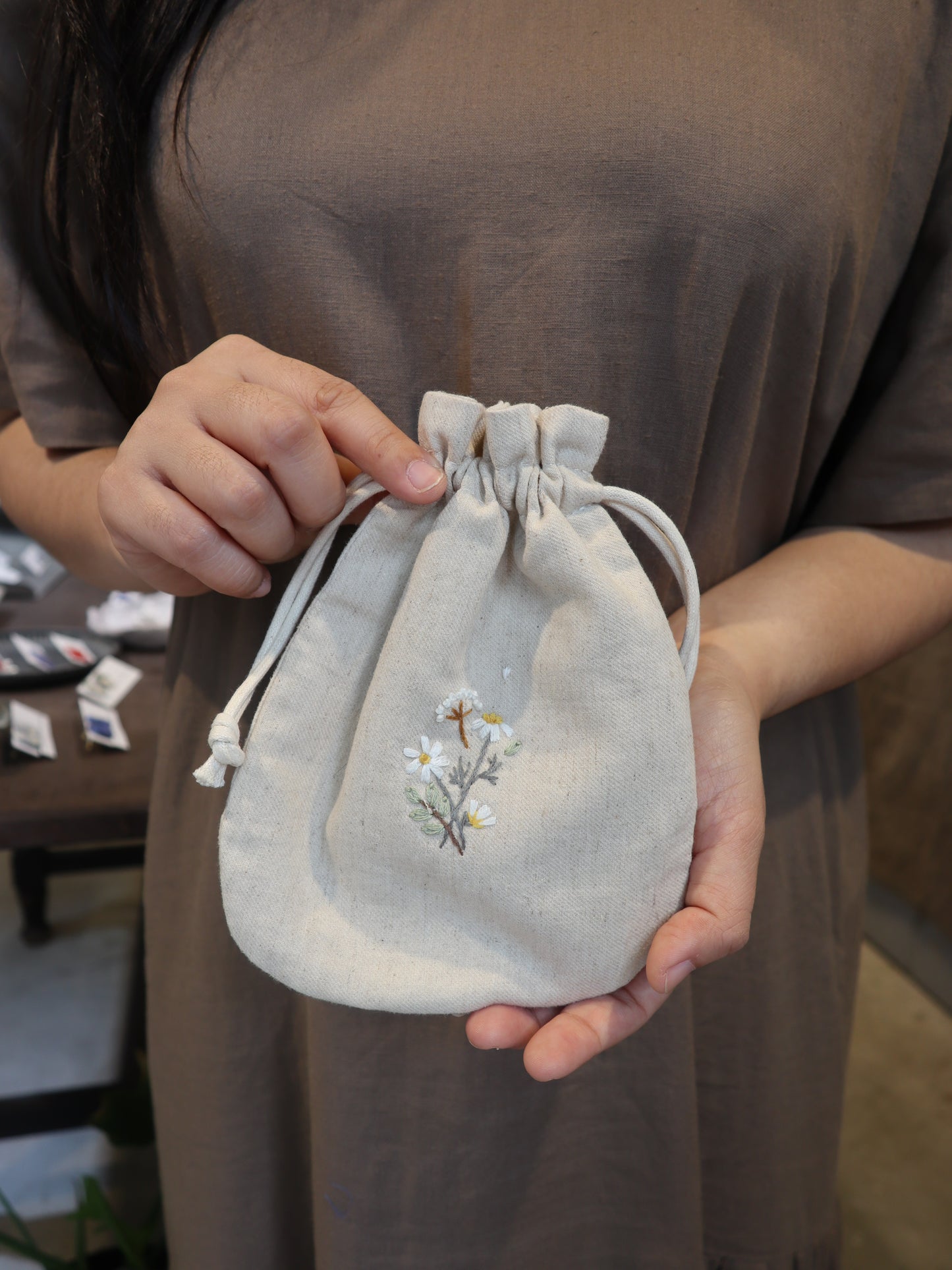 一束花手刺繡束口袋/收納袋