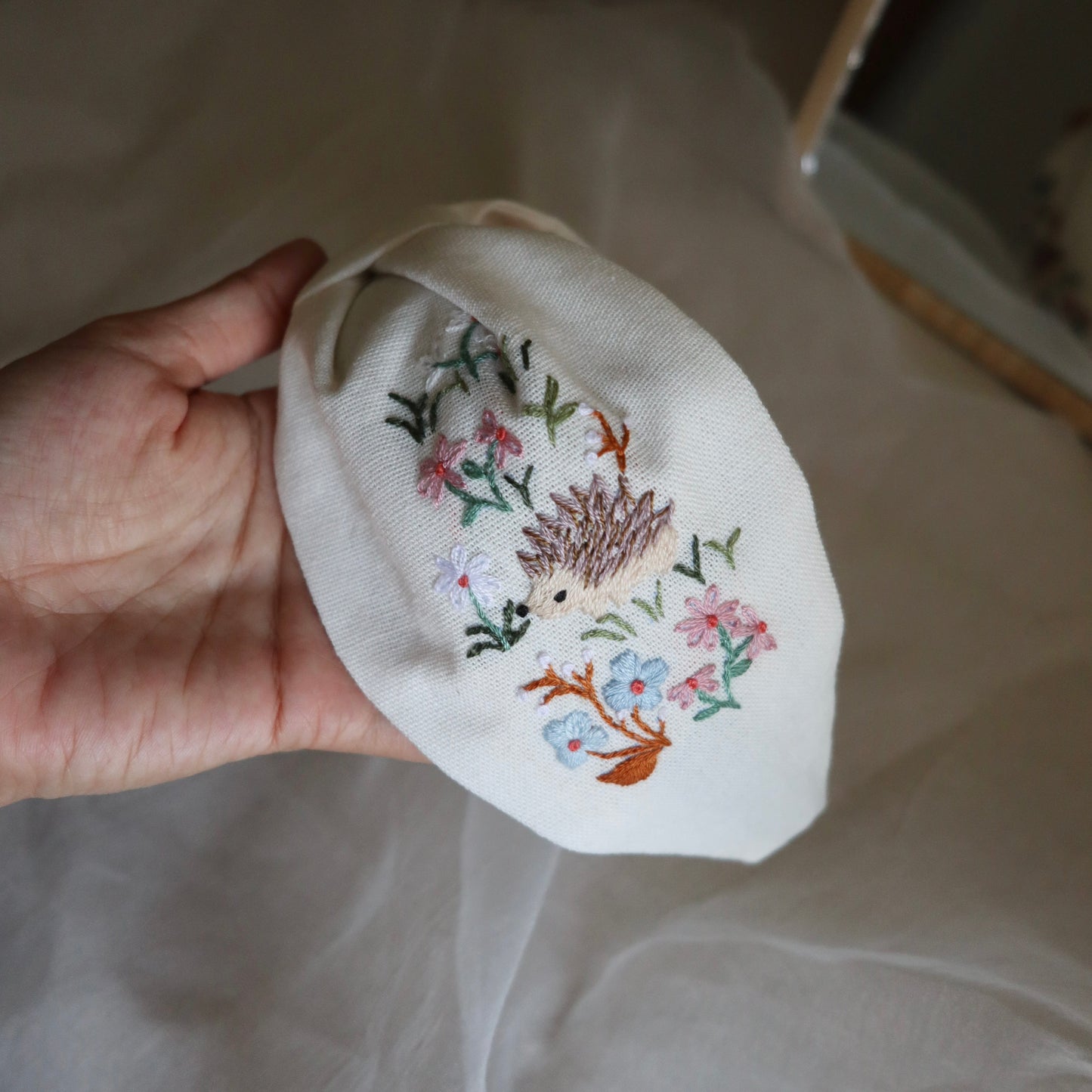 小刺蝟手刺繡髮箍/兩邊刺繡一樣