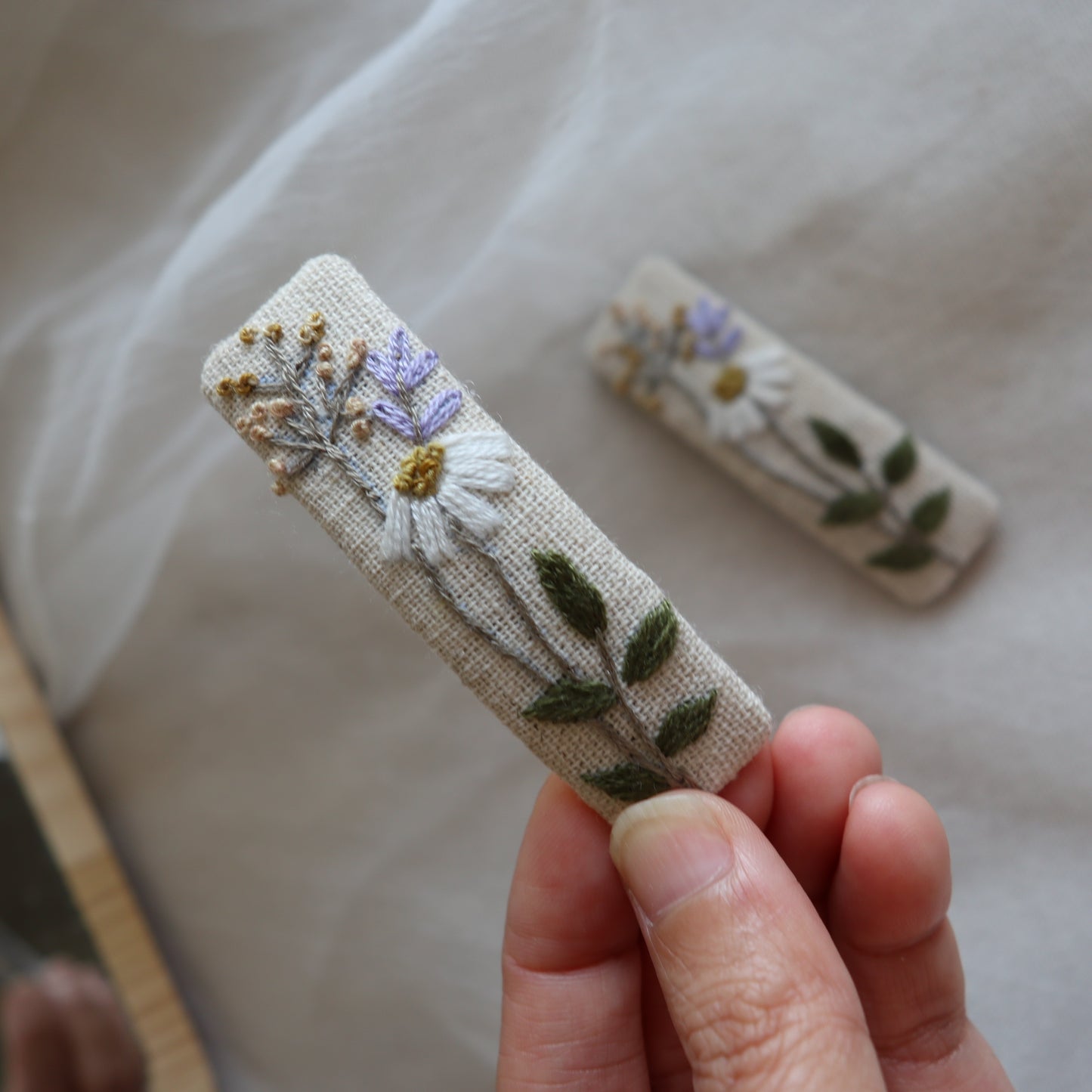 小花園手刺繡髮夾/BB髮夾