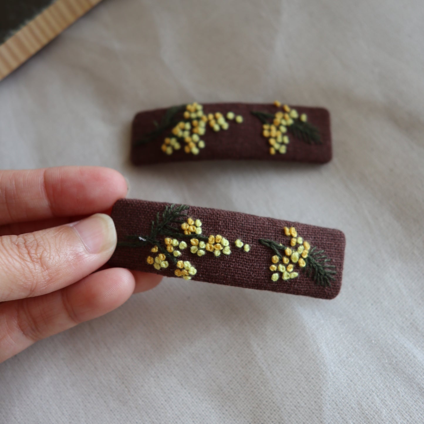 Mimosa 金合歡手刺繡髮夾/BB髮夾