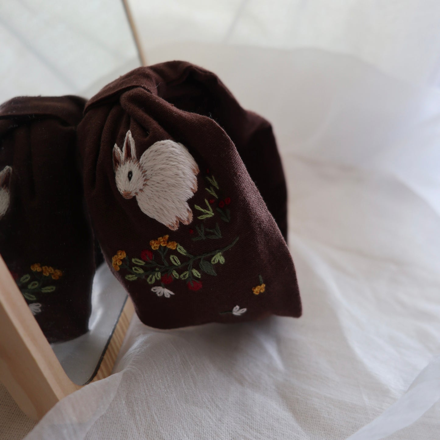 小兔子手刺繡髮箍/兩邊刺繡不同