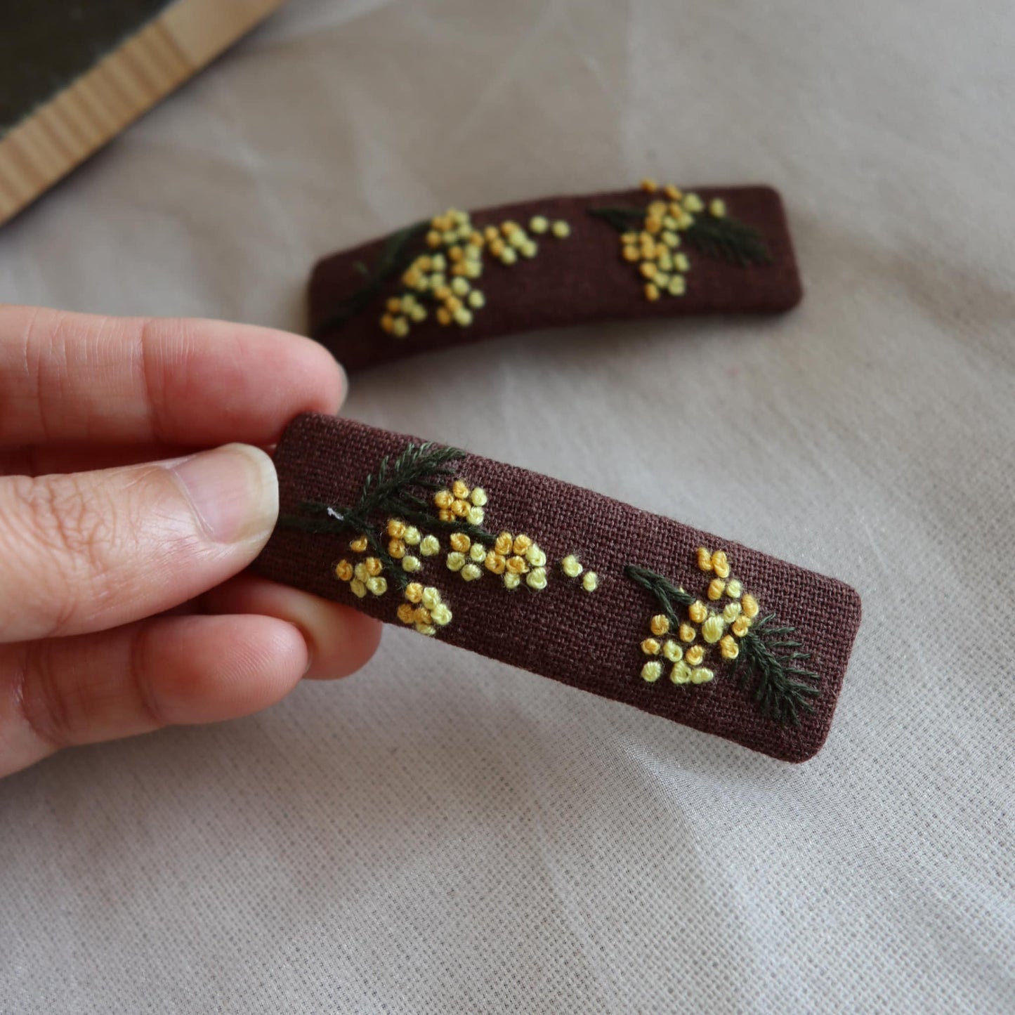 Mimosa 金合歡手刺繡髮夾/BB髮夾