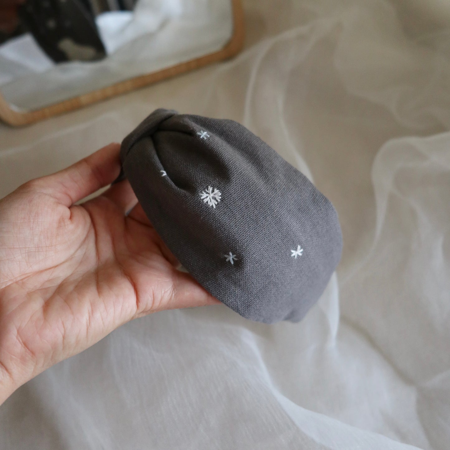 小熊手刺繡髮箍/兩邊刺繡不同