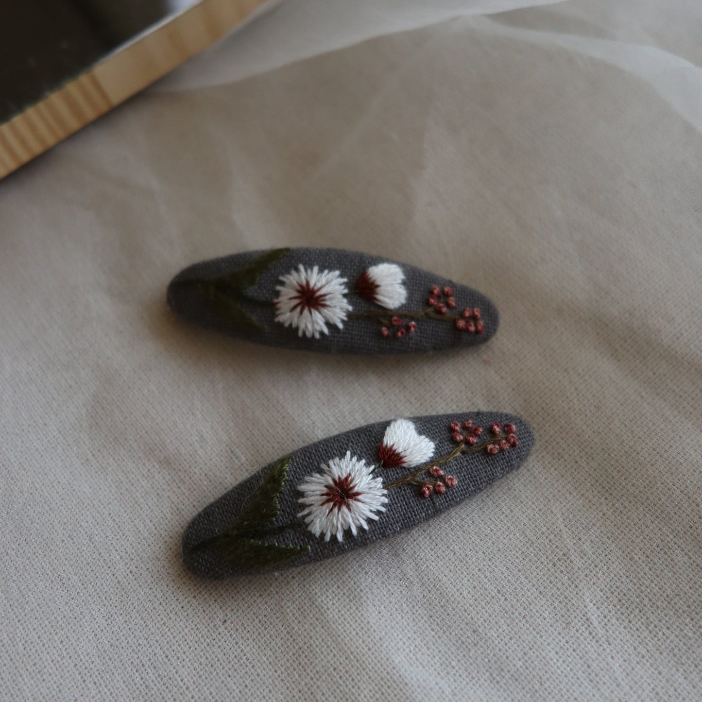 一束花手刺繡髮夾/BB髮夾