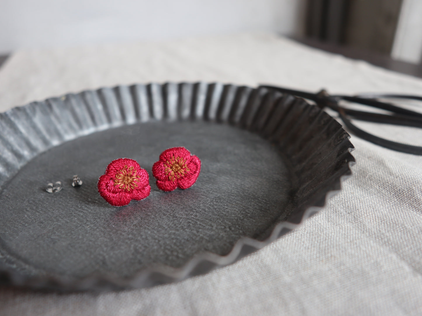 山茶花刺繡耳環｜耳針｜耳夾