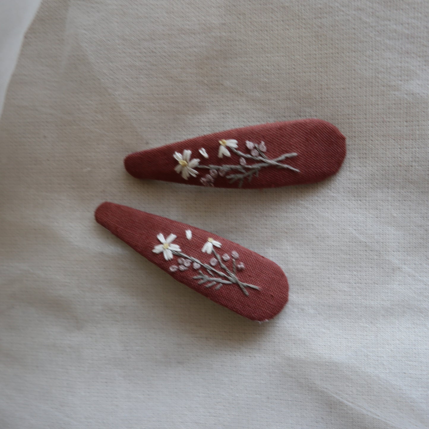 小菊手刺繡髮夾/BB髮夾