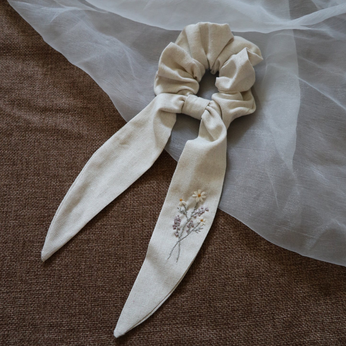 一束小菊手刺繡長尾髮圈/鬆緊髮圈