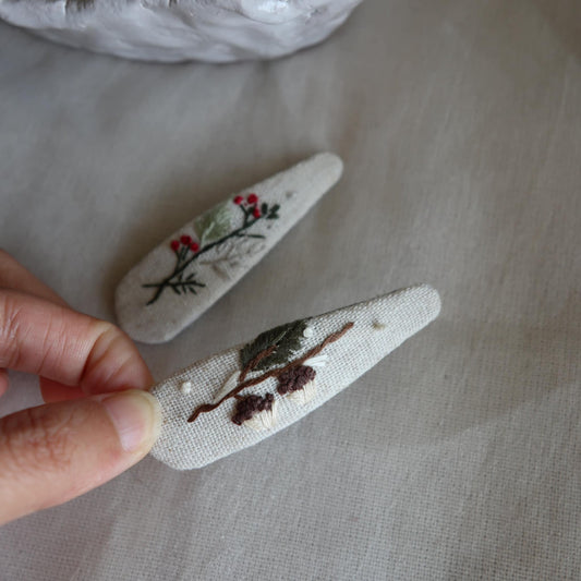 小松果手刺繡髮夾/BB髮夾