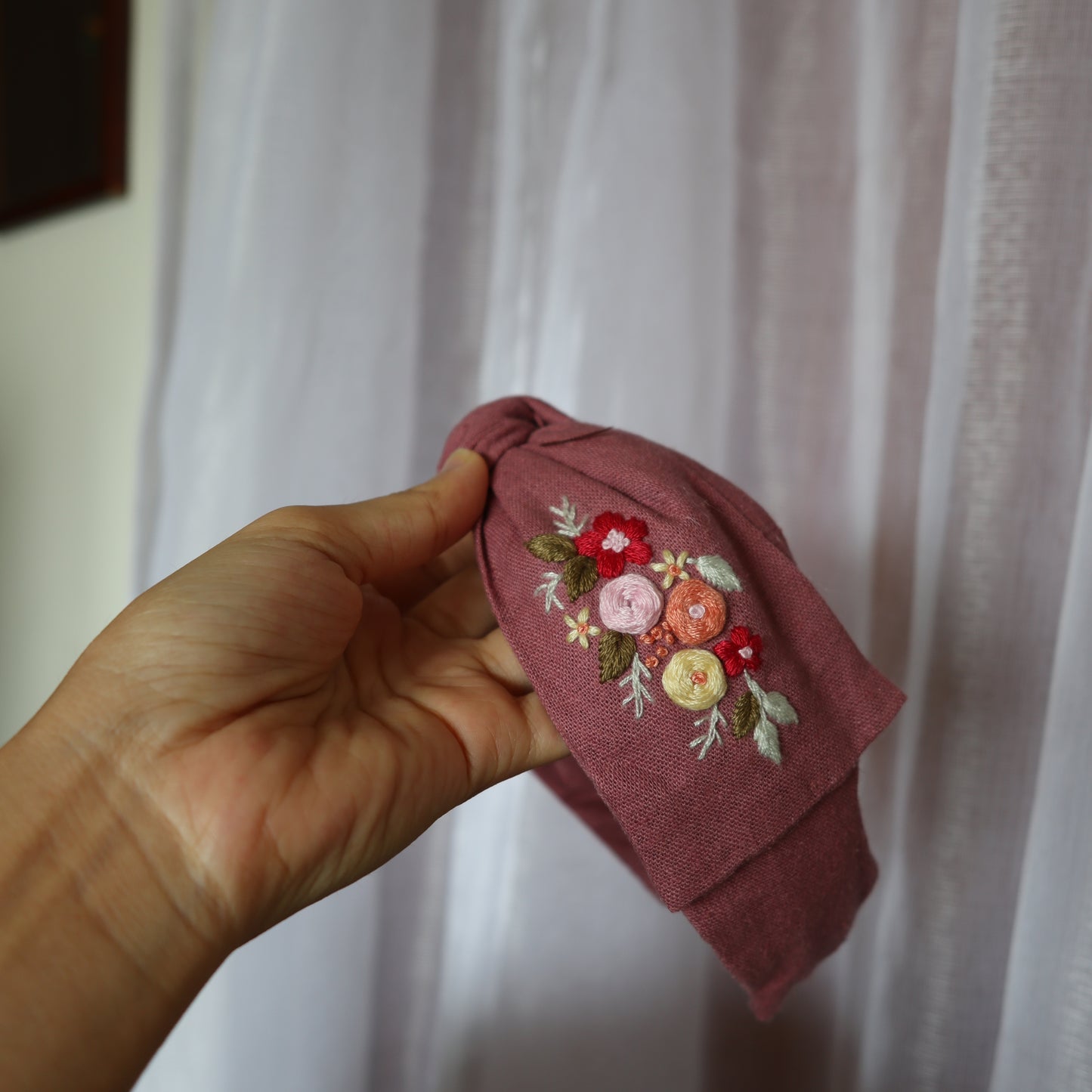 玫瑰手刺繡蝴蝶結髮箍/單邊刺繡