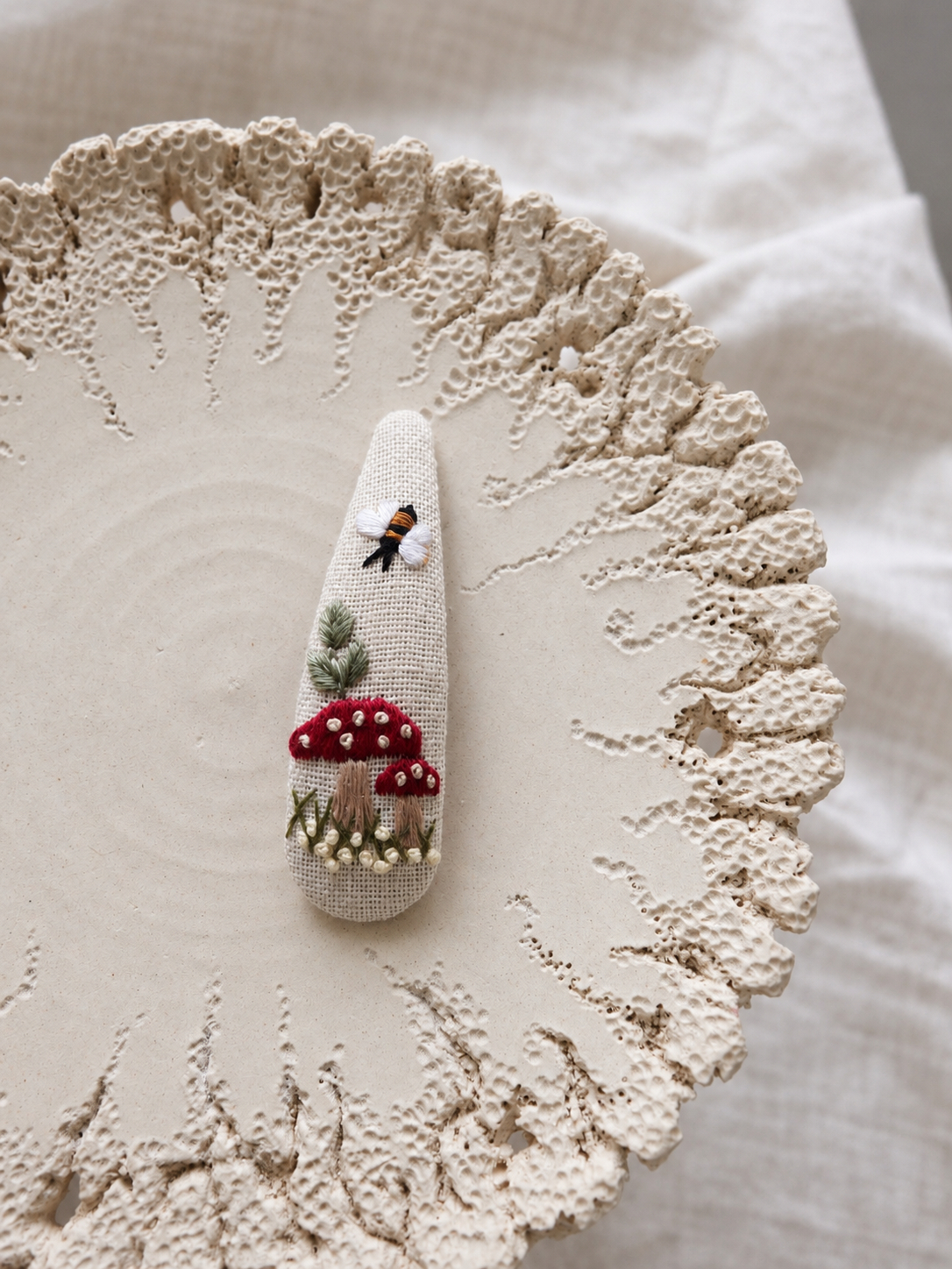 花間刺繡BB髮夾 Among the Flowers Hairclip