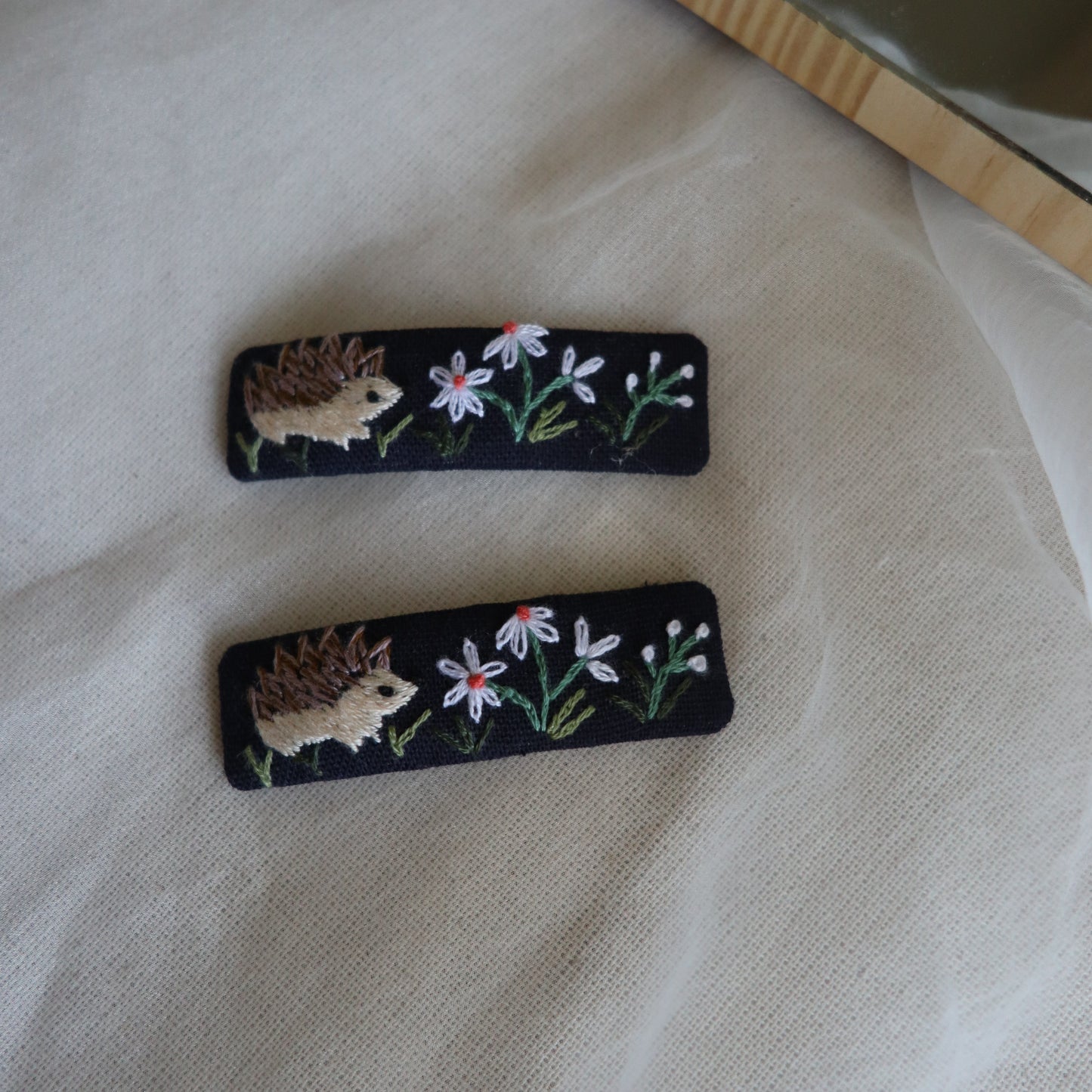 小刺蝟手刺繡髮夾/BB髮夾