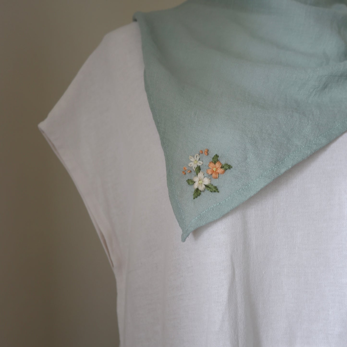 NEW|小菊|小花手刺繡領巾