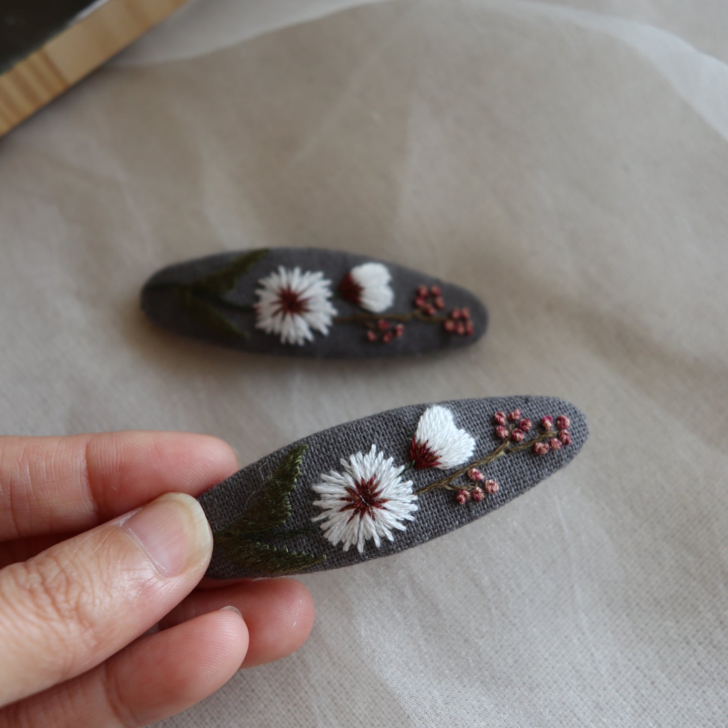 一束花手刺繡髮夾/BB髮夾