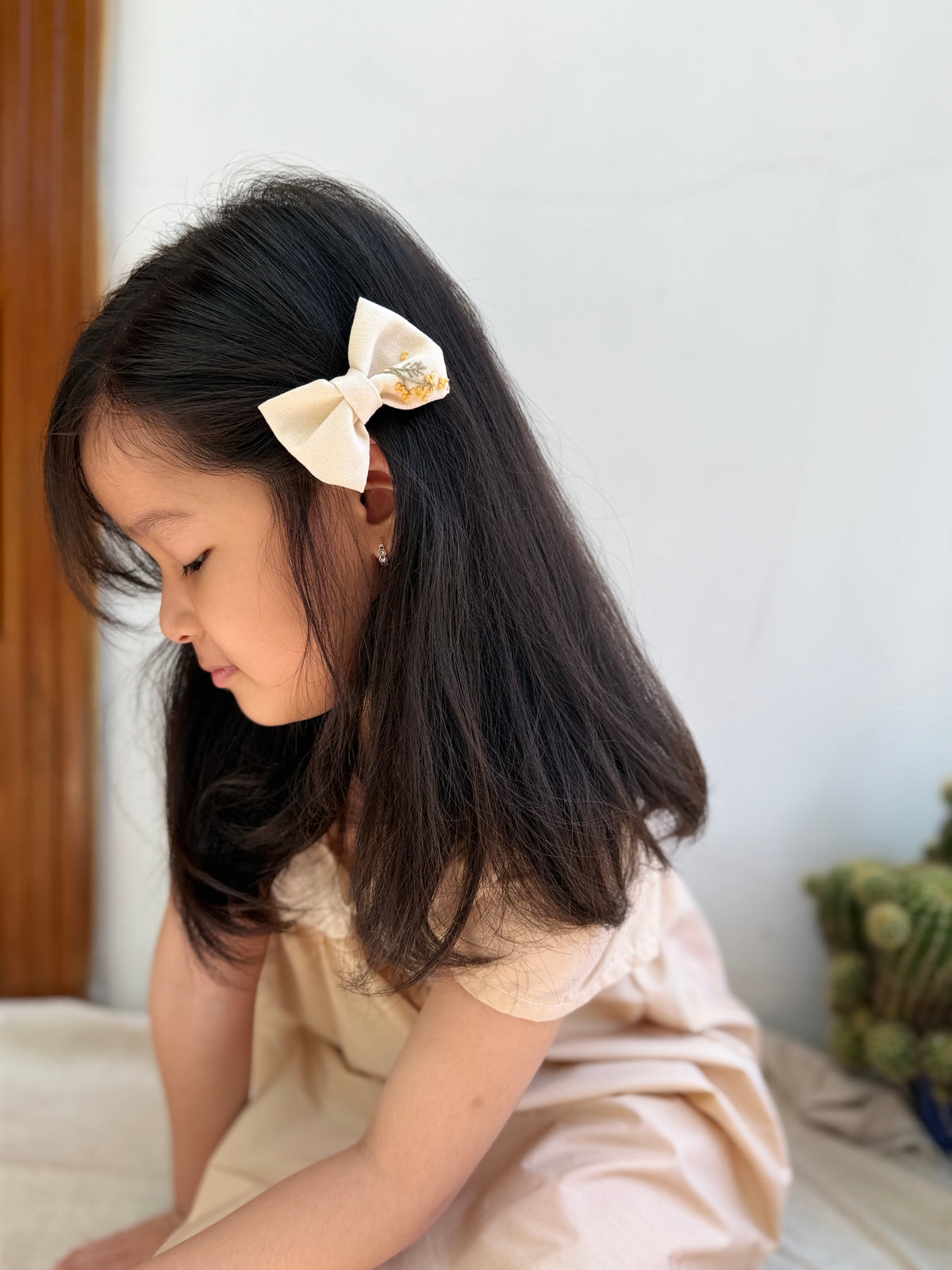 金合歡刺繡蝴蝶結髮夾 Little Mimosa Embroidered Bow Clip