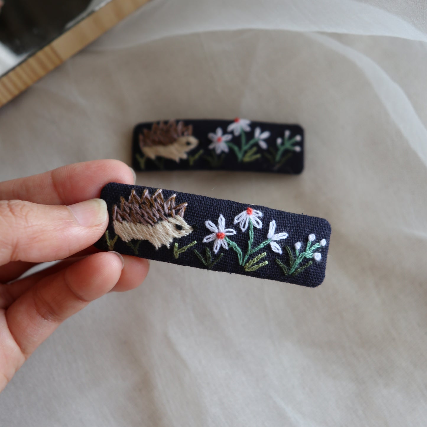 小刺蝟手刺繡髮夾/BB髮夾