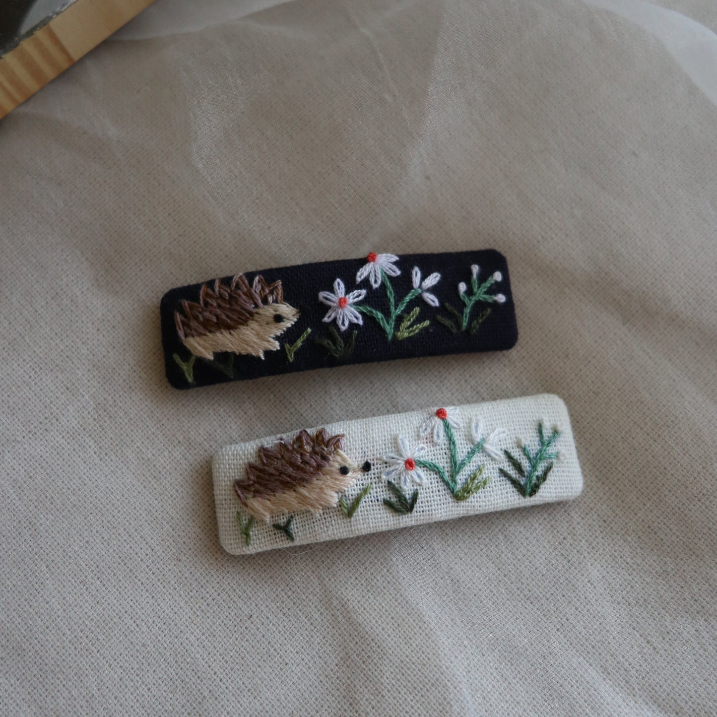 小刺蝟手刺繡髮夾/BB髮夾