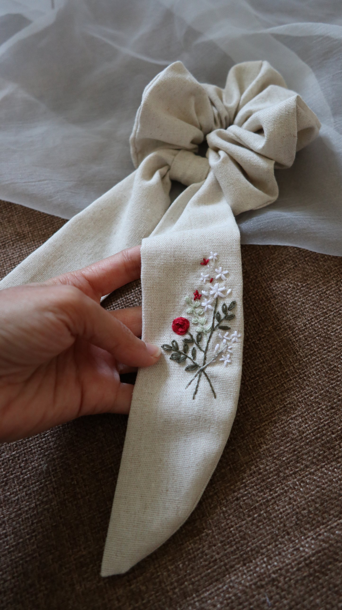 小花束手刺繡長尾髮圈/鬆緊髮圈