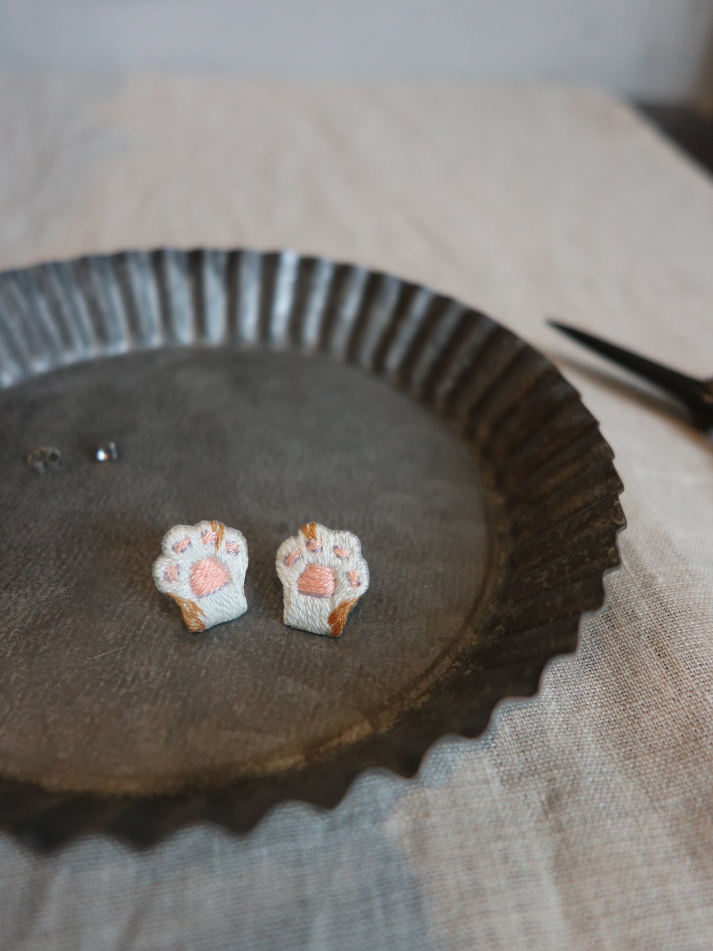 貓爪刺繡耳環｜耳針｜耳夾