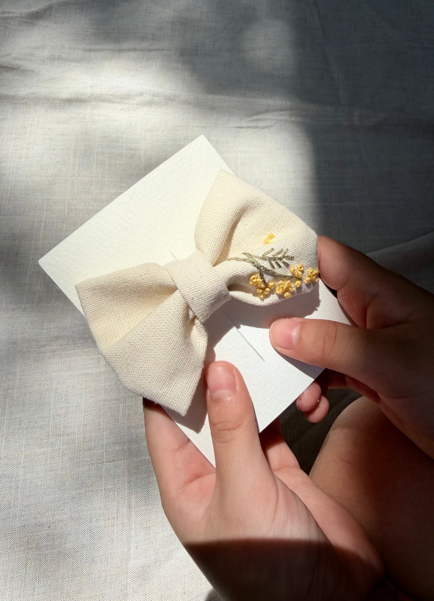 金合歡刺繡蝴蝶結髮夾 Little Mimosa Embroidered Bow Clip