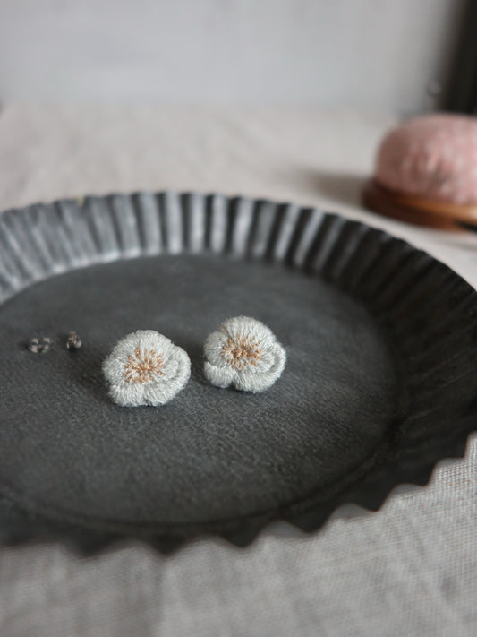 山茶花刺繡耳環｜耳針｜耳夾