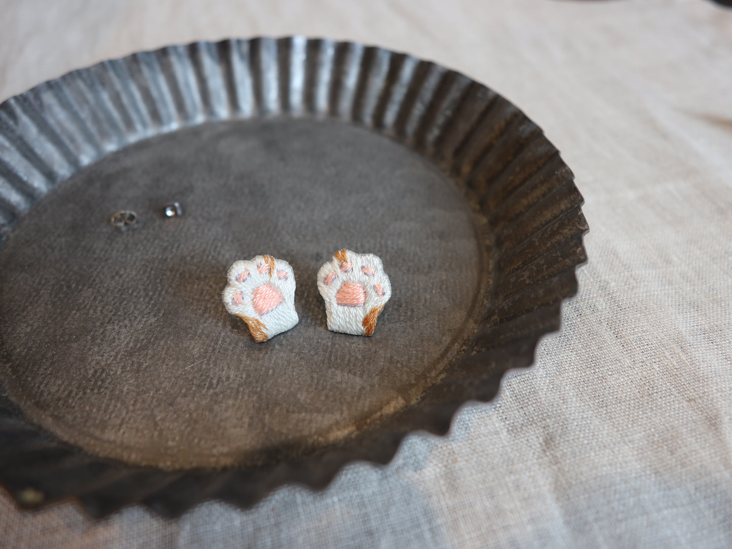 貓爪刺繡耳環｜耳針｜耳夾