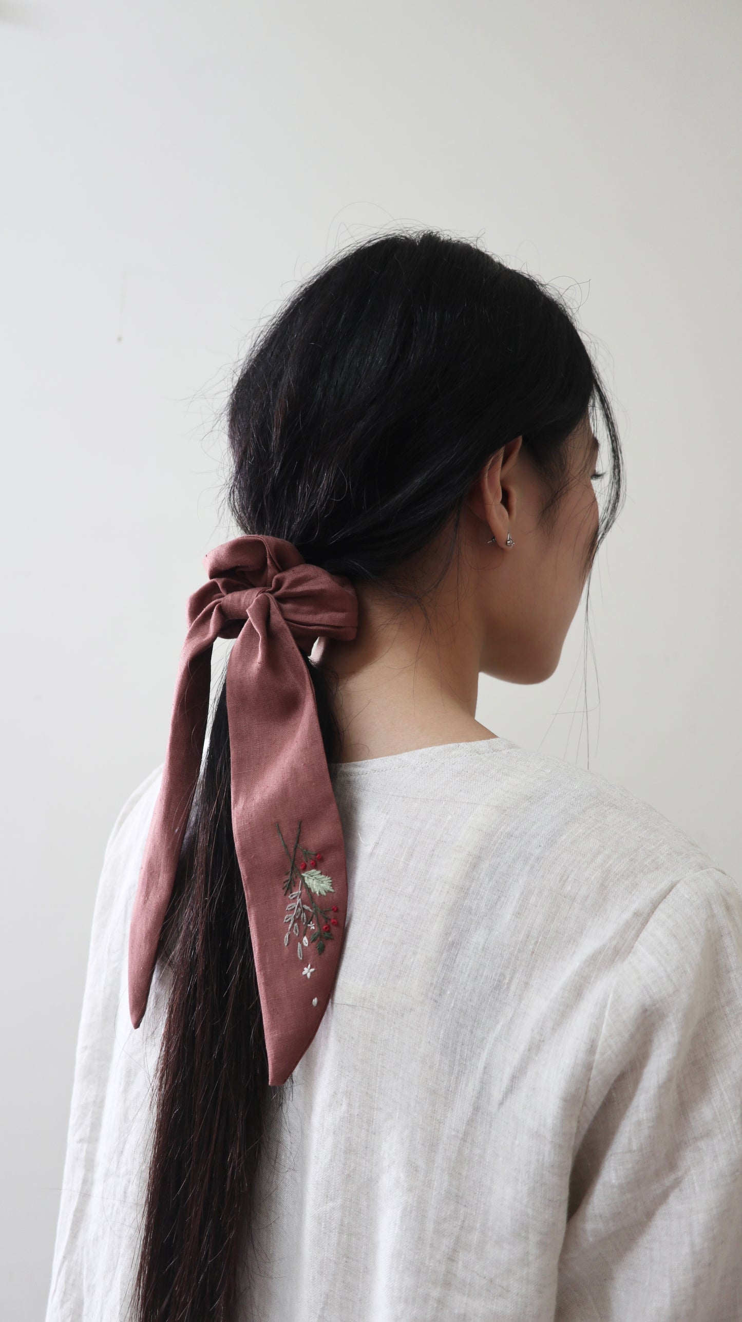 小花束手刺繡長尾髮圈/鬆緊髮圈