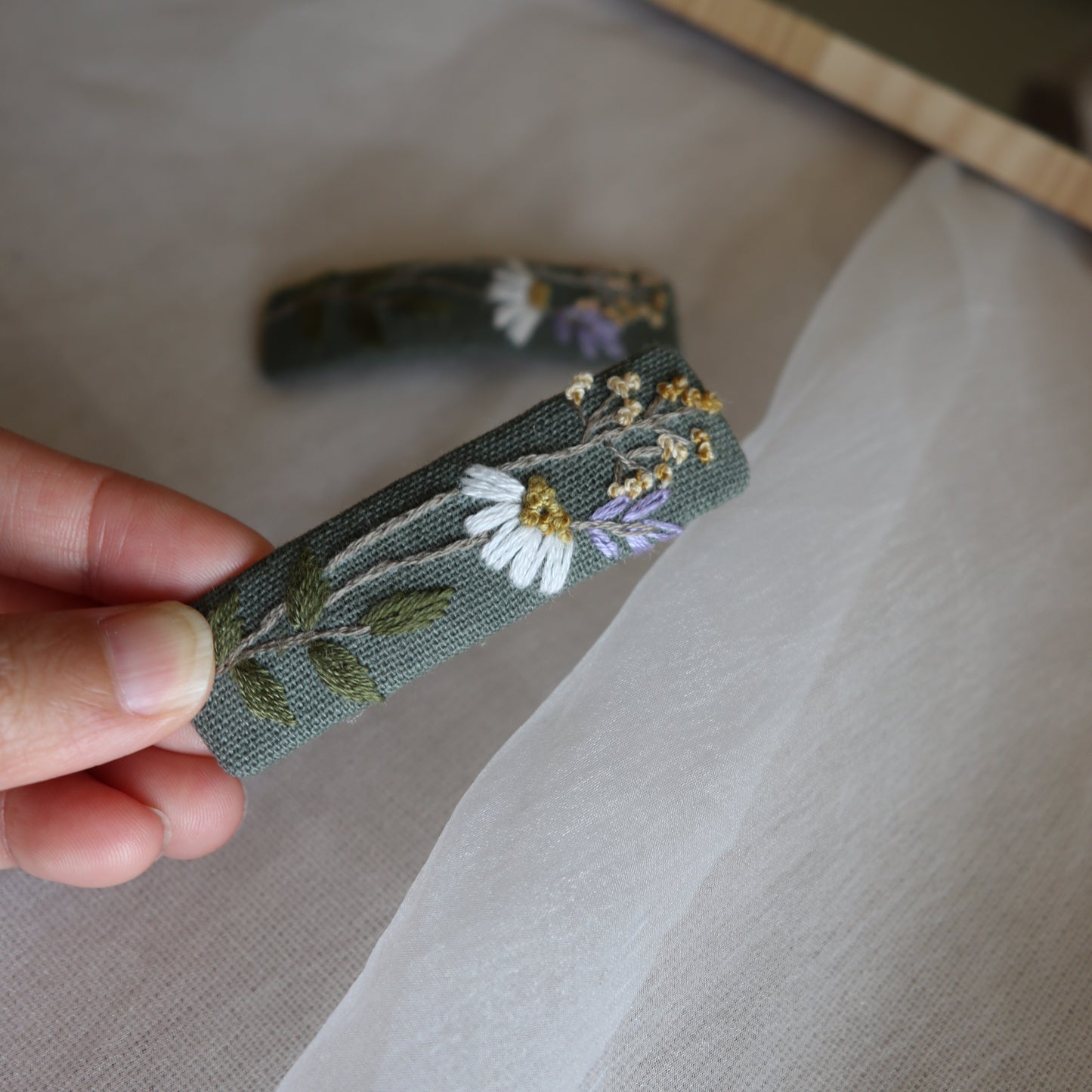 小花園手刺繡髮夾/BB髮夾