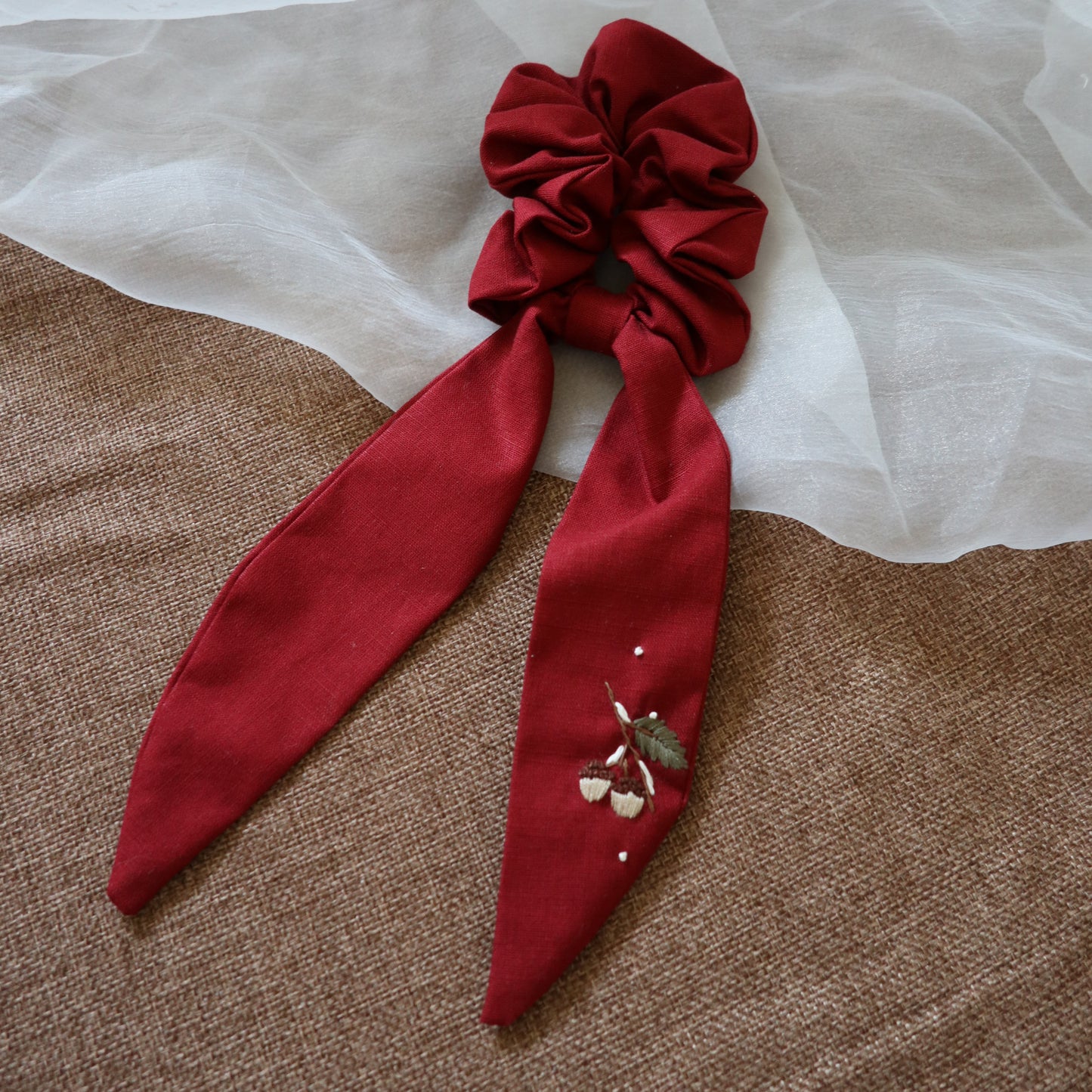 一枝橡果手刺繡長尾髮圈/鬆緊髮圈