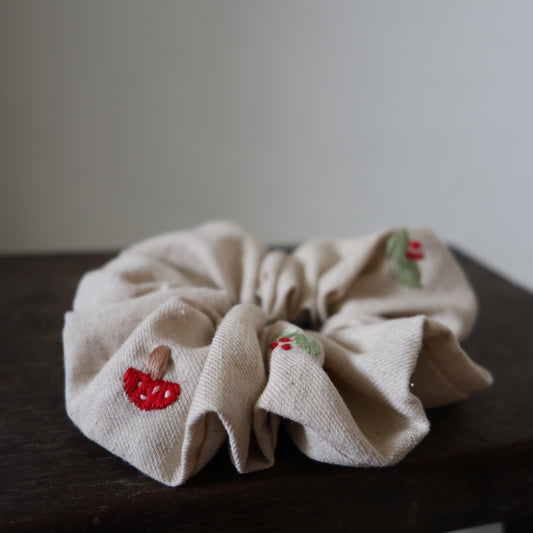 小花手刺繡髮圈|香菇|鬆緊髮圈Scrunchies|米灰色
