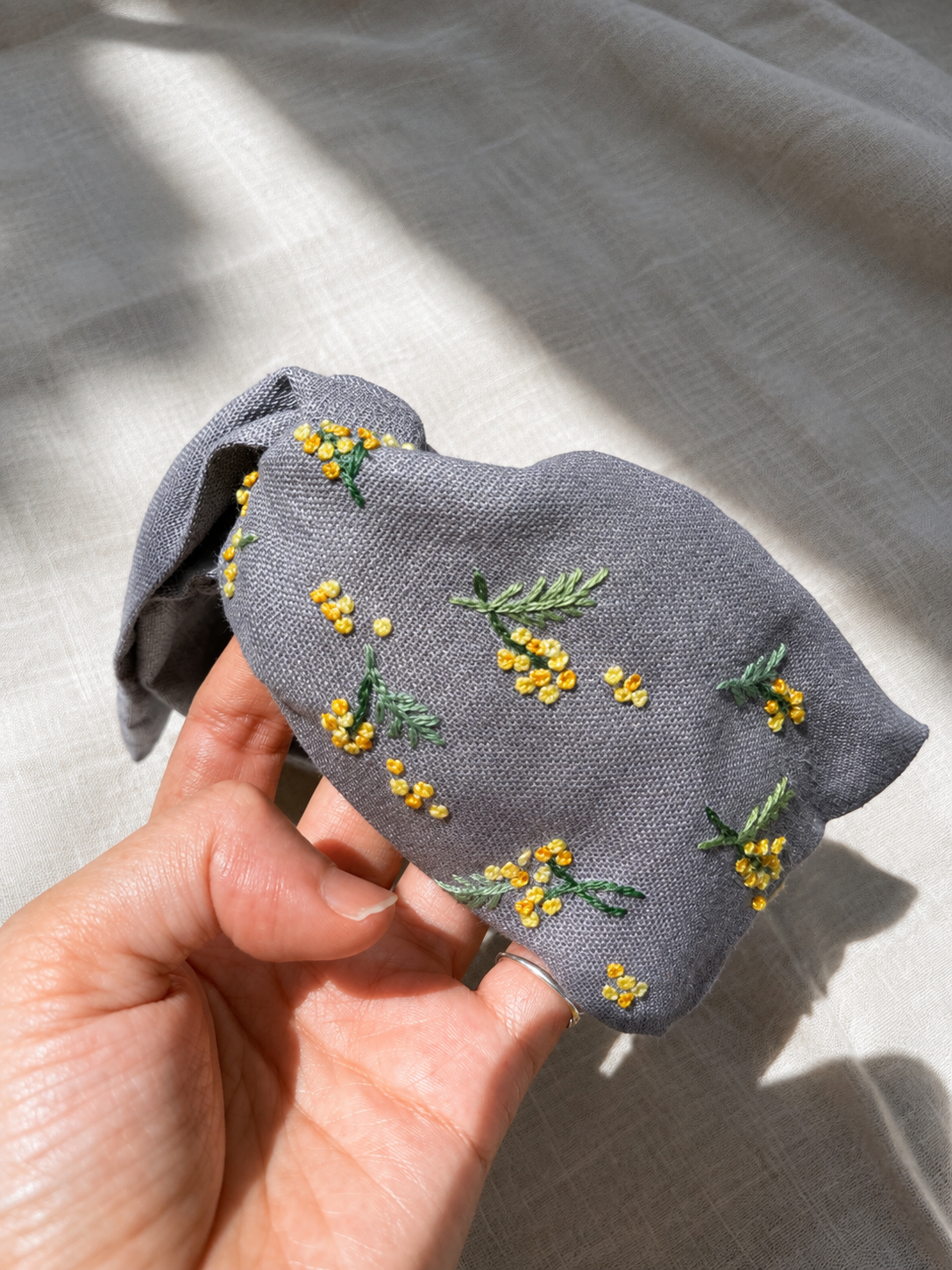 金合歡交叉型髮箍|單邊刺繡 Mimosa Cross Headband