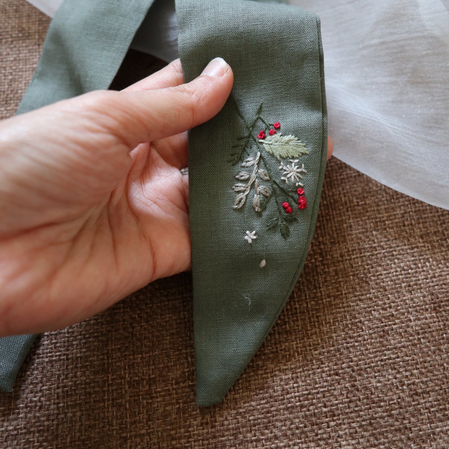 小花束手刺繡長尾髮圈/鬆緊髮圈