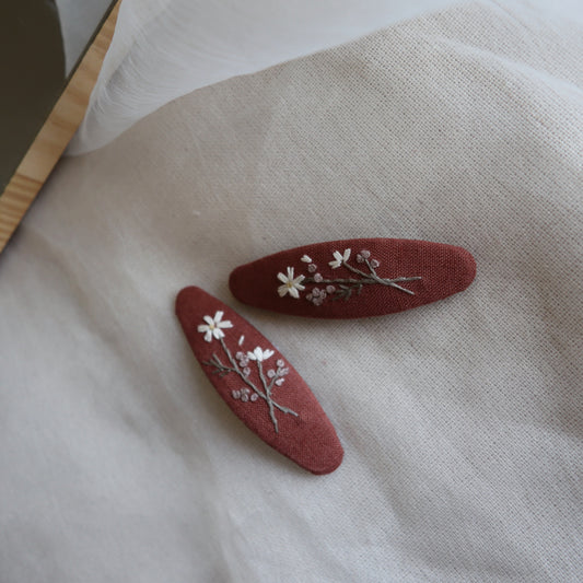小菊手刺繡髮夾/BB髮夾