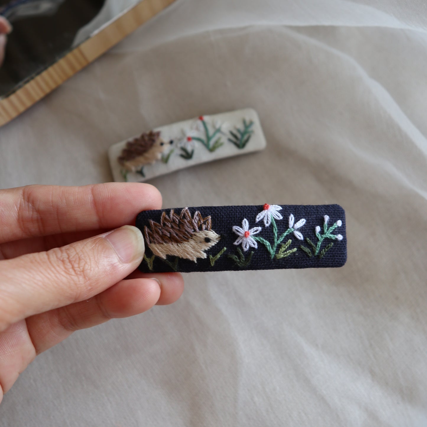 小刺蝟手刺繡髮夾/BB髮夾