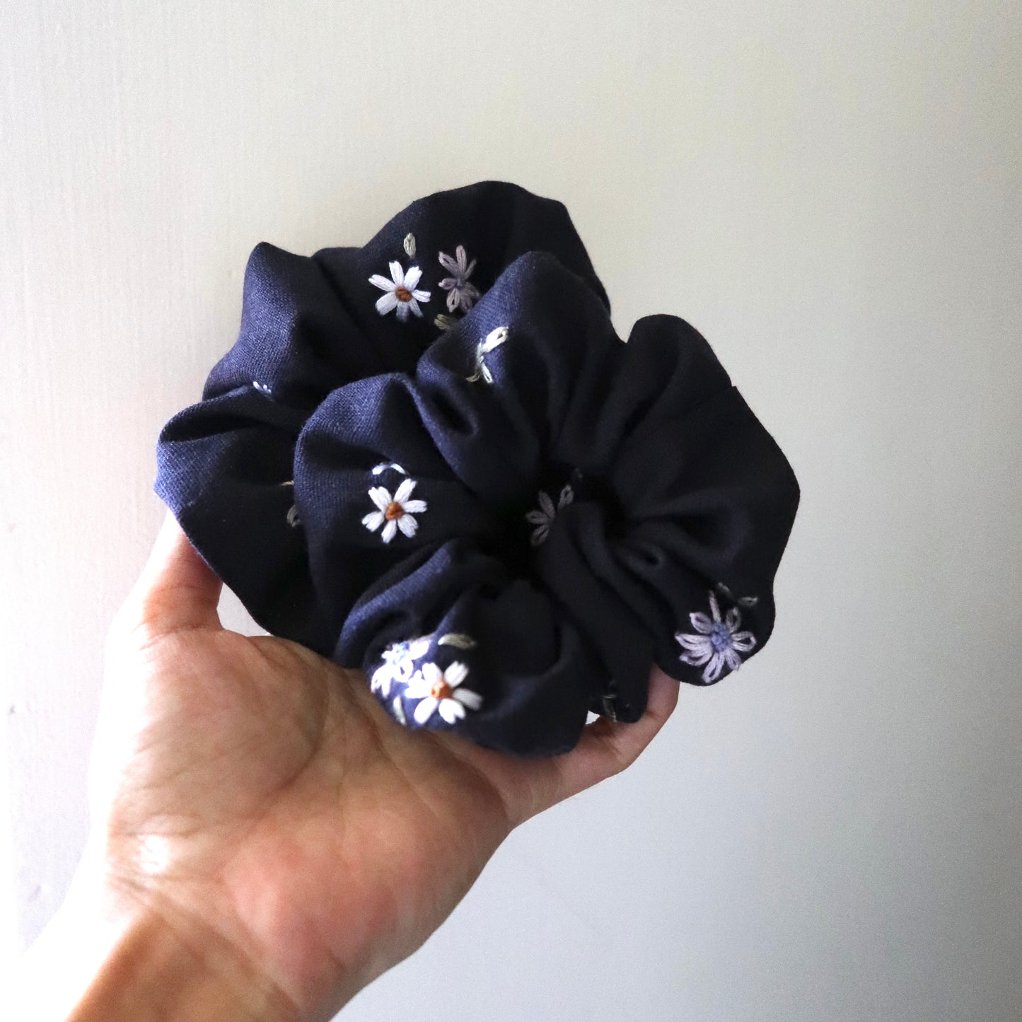 新品|小花手刺繡髮圈|鬆緊髮圈Scrunchies