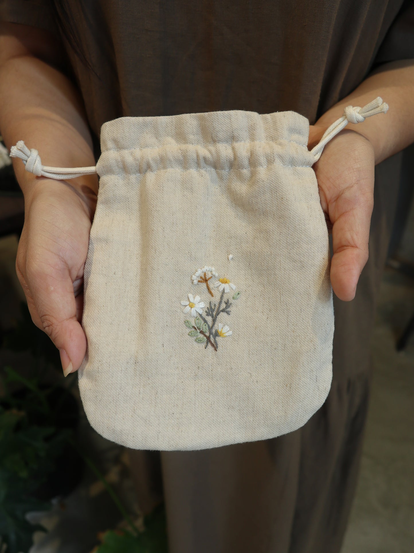一束花手刺繡束口袋/收納袋